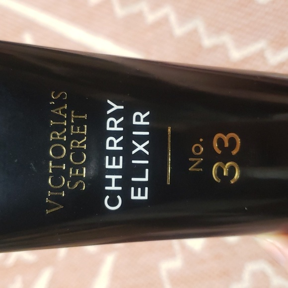 Like new cherry elixir 33 lotion Victorias secret DISCONTINUED - Picture 2 of 4